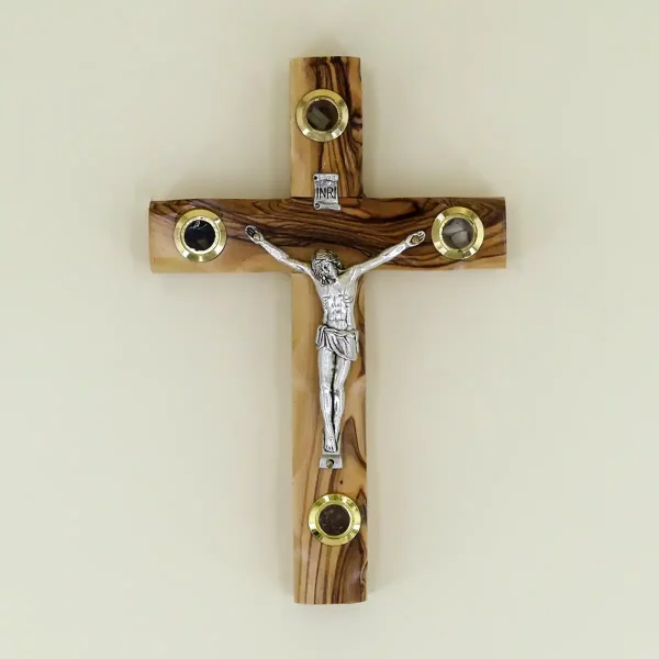 Wandkreuz mit Erde aus Bethlehem Olivenholz 16 cm
