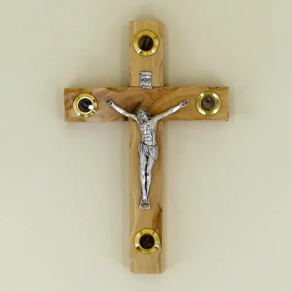 Wandkreuz mit Erde aus Bethlehem Olivenholz 16 cm