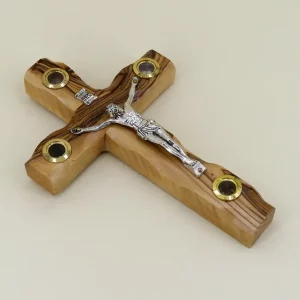 Wandkreuz mit Erde aus Bethlehem Olivenholz 16 cm