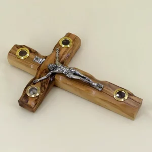 Wandkreuz mit Erde aus Bethlehem Olivenholz 16 cm