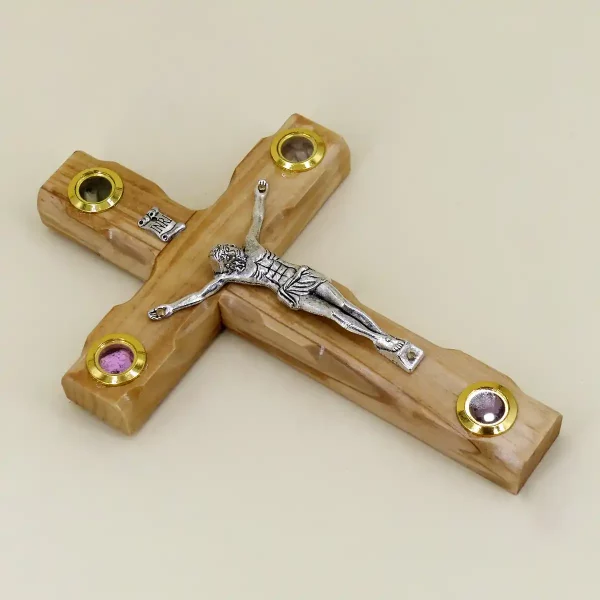 Wandkreuz mit Erde aus Bethlehem Olivenholz 16 cm