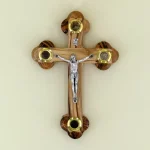 Wandkreuz mit Erde aus Bethlehem Olivenholz 14 cm