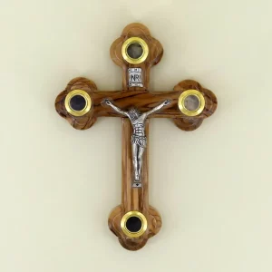 Wandkreuz mit Erde aus Bethlehem Olivenholz 14 cm