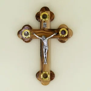 Wandkreuz mit Erde aus Bethlehem Olivenholz 18 cm