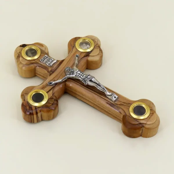 Wandkreuz mit Erde aus Bethlehem Olivenholz 14 cm