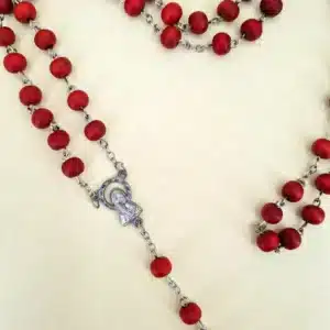 Rosenkranz mit Rosenduft in Rot